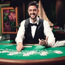 Antarmuka pasar olahraga Asian Games di aplikasi katak jitu dengan daftar pertandingan regional dan meja live dealer