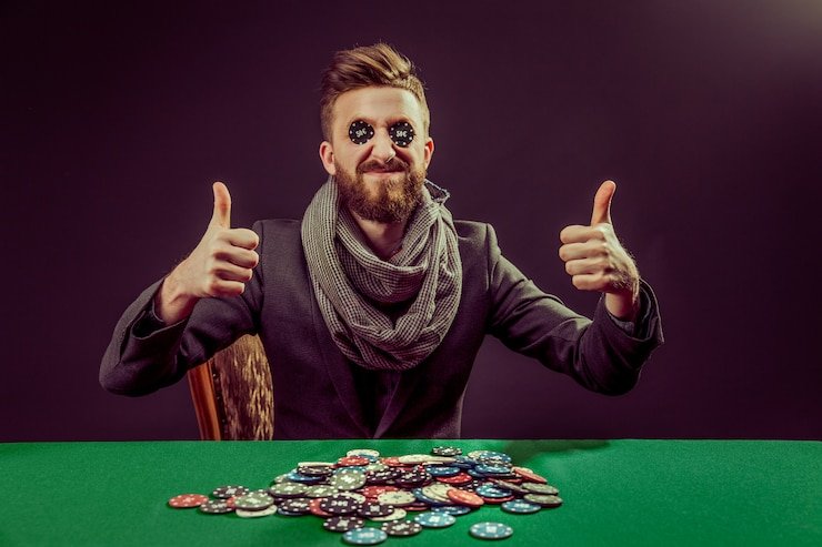 Tampilan meja Lightning Baccarat di katak jitu dengan dealer langsung dan pengganda kilat yang ditampilkan